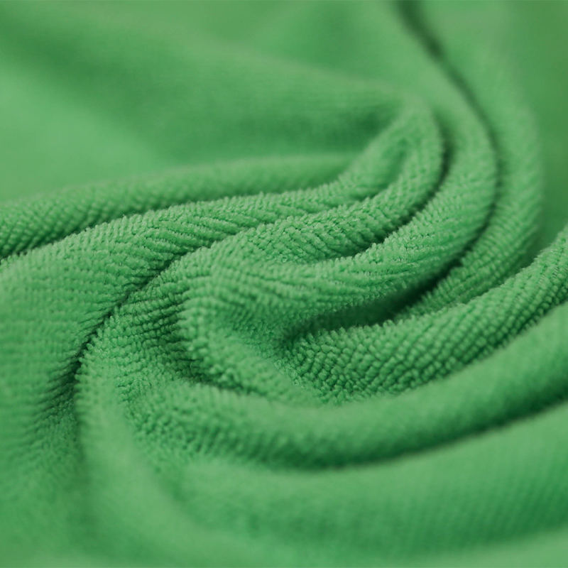 Kain katun poliester mikrofiber dengan warna yang disesuaikan, cocok untuk industri perawatan kacamata